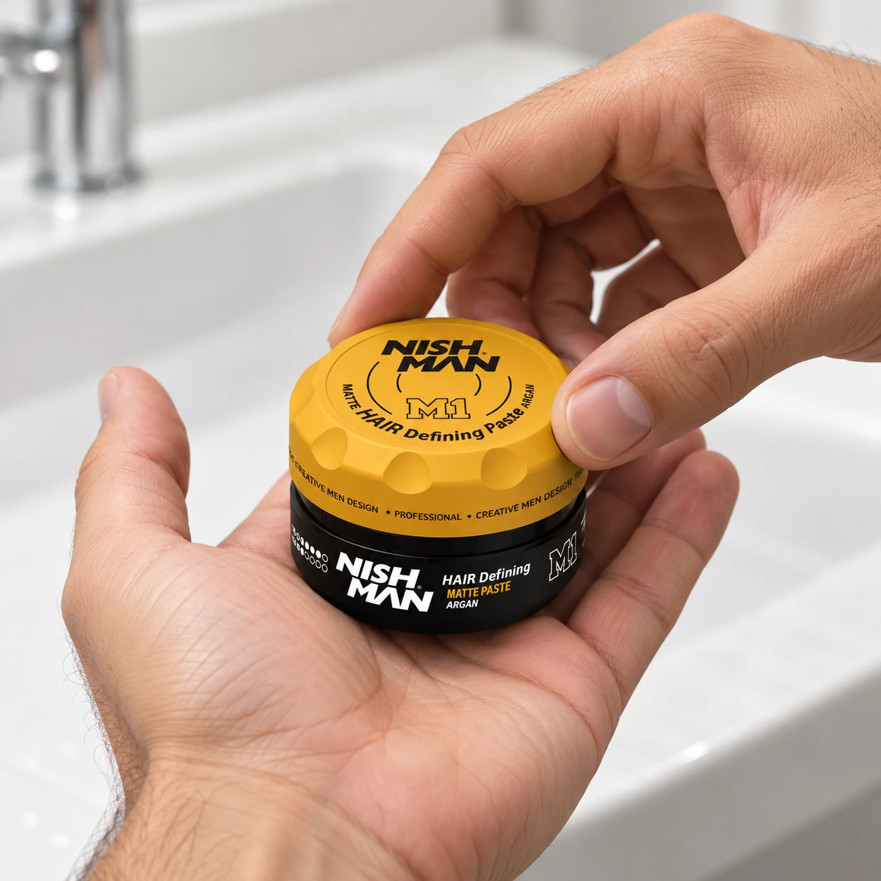 Матова паста для стилізації волосся Hair Defining Matte Paste M1 – сильна фіксація та матовий фініш | компактний формат для подорожей — фото 2